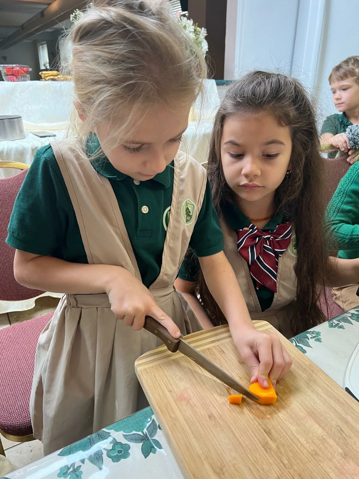 alderwood-academy-child-school-class-school-uniform-kindergarten