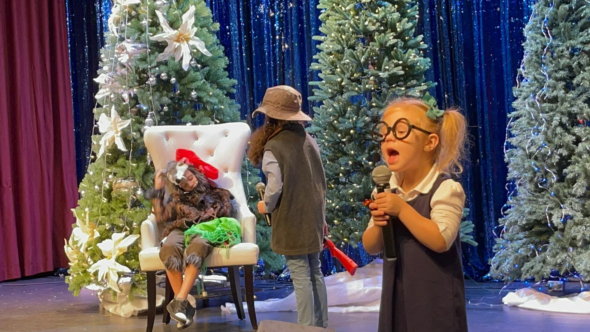 alderwood-academy-event-entertainment-christmas-decoration-christmas-eve-christmas-day