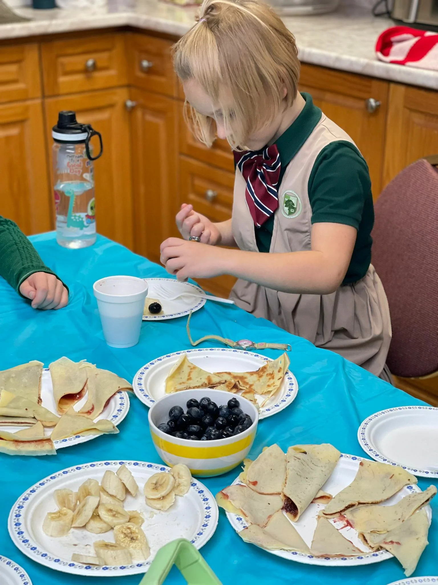 alderwood-academy-food-tableware-ingredient-table-dishware