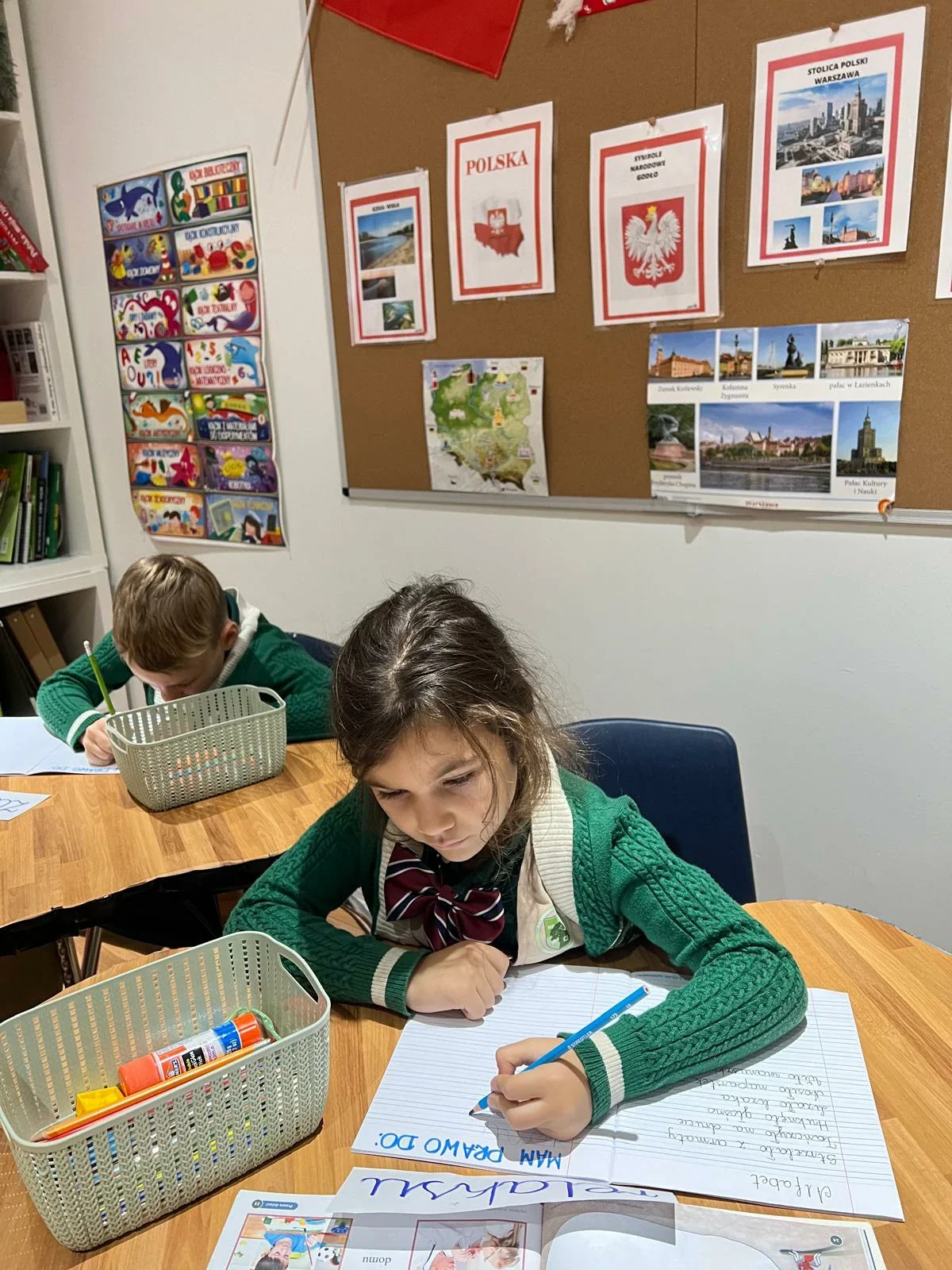 alderwood-academy-furniture-table-learning-child-room