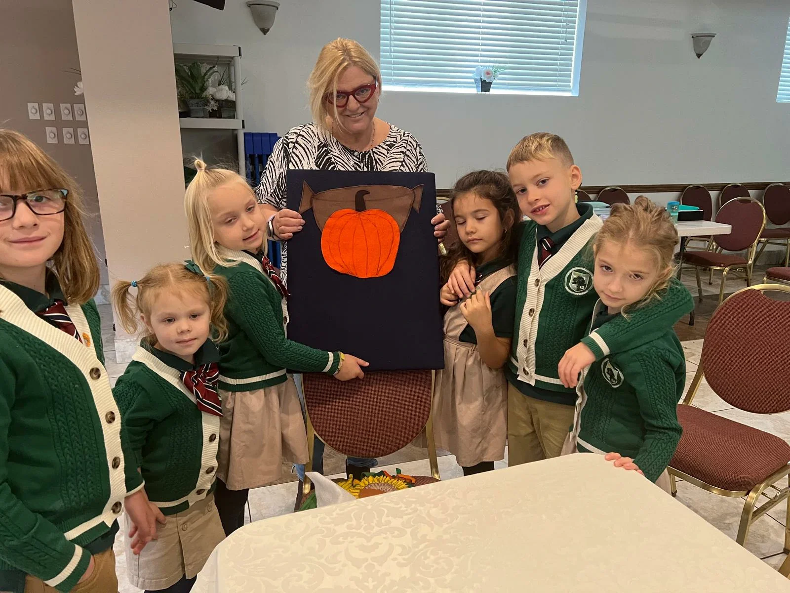 alderwood-academy-smile-child-blond-school-varnish