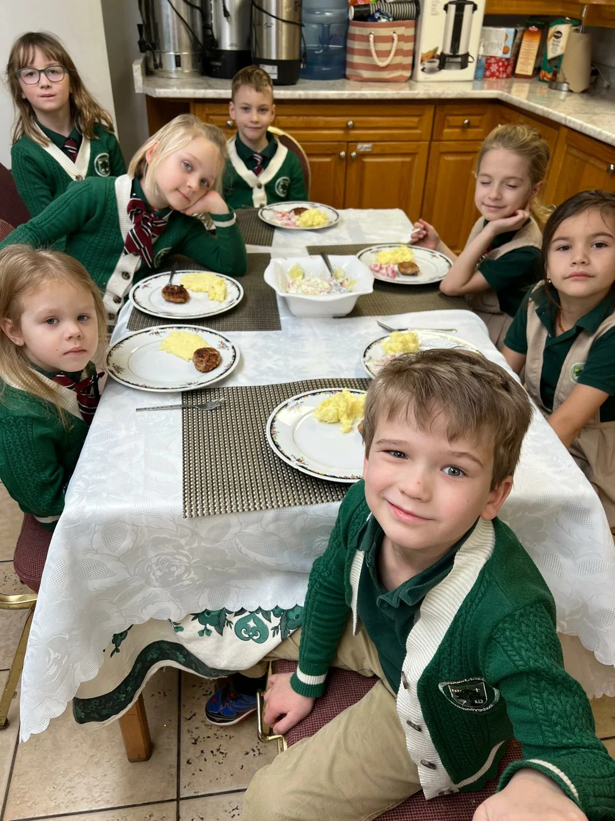 alderwood-academy-table-tableware-furniture-smile-child
